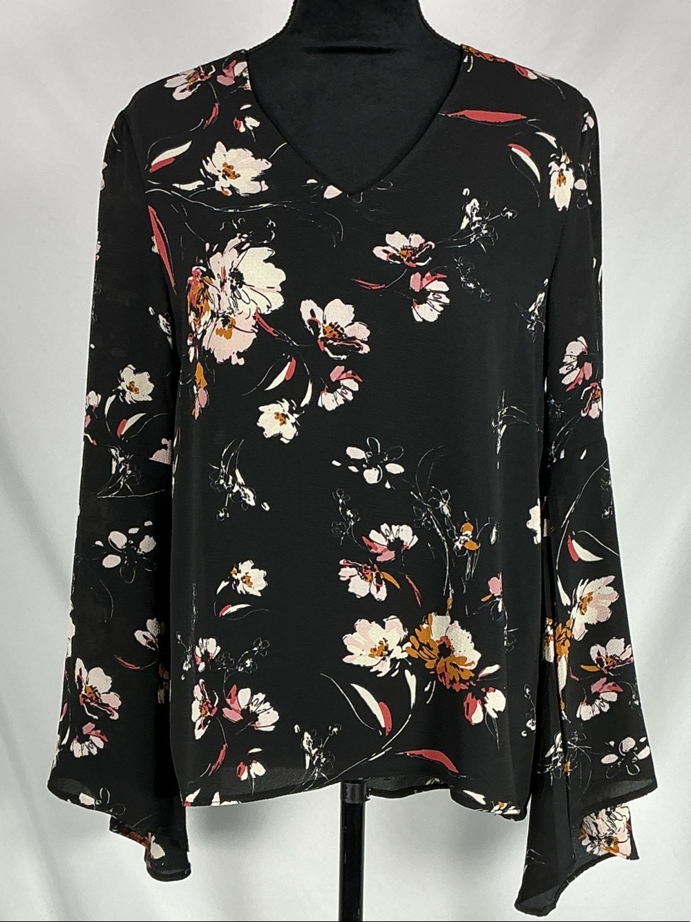 Papillon Black Floral V-Neck Tiered Bell Sleeve Flowy Crepe Tunic Blouse Top M
